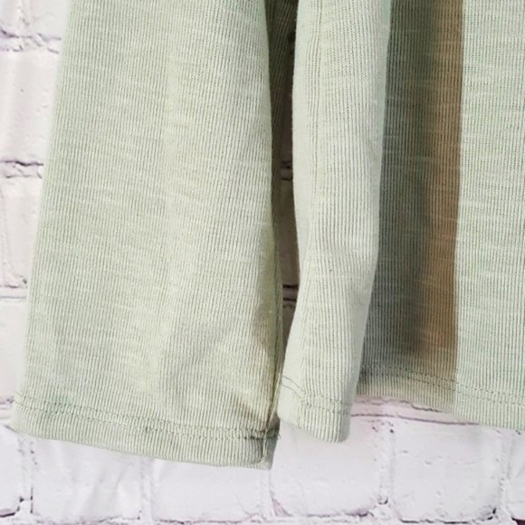 🆕️ NWT Bearpaw Light Green Long Sleeve Loose Fit Shirt Womens Size Medium - Picture 6 of 17
